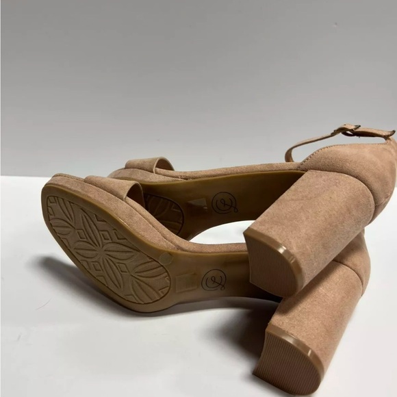 Chinese Laundry Womens Teri Sandals Beige Size 8 M - Picture 5 of 6